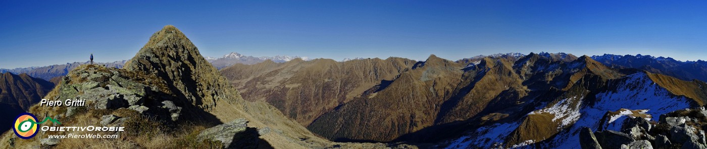 39 In cresta su roccette per vetta Pizzo Scala.jpg